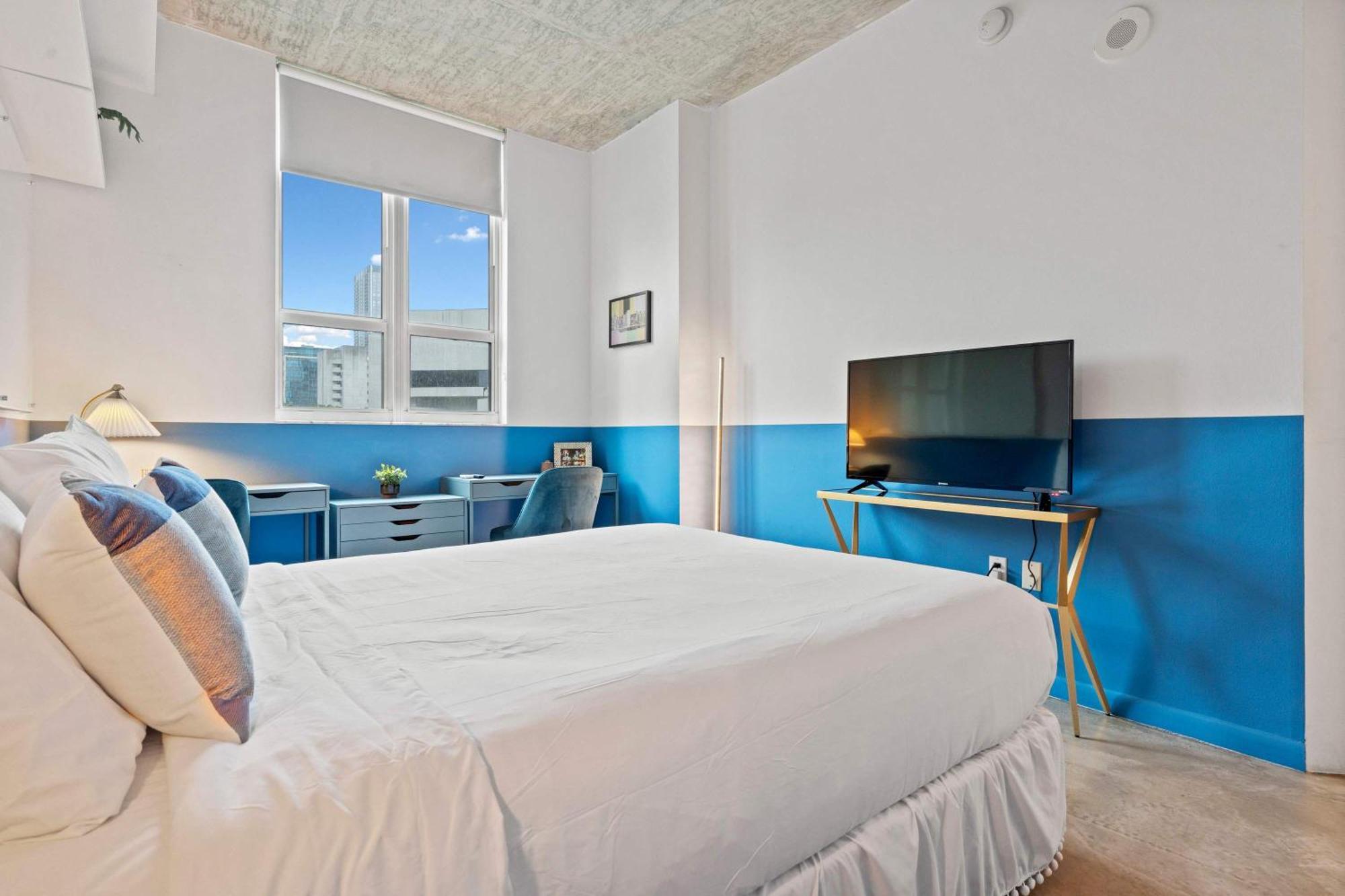 Loft - Downtown Bayfront Pool Gym & Parking