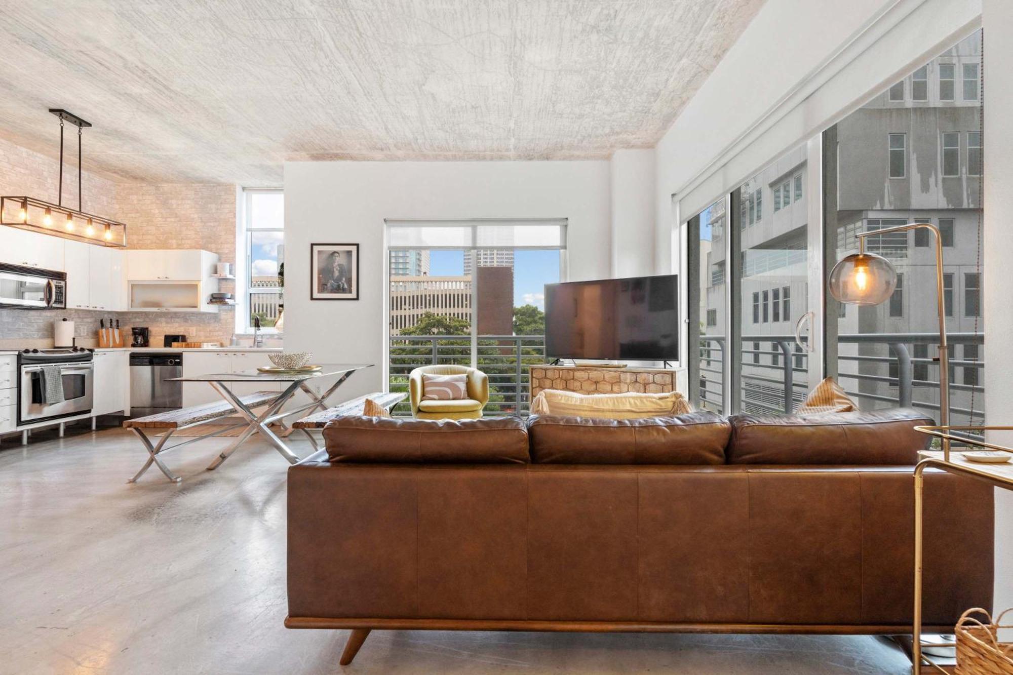 Loft - Downtown Bayfront Pool Gym & Parking Holiday home
