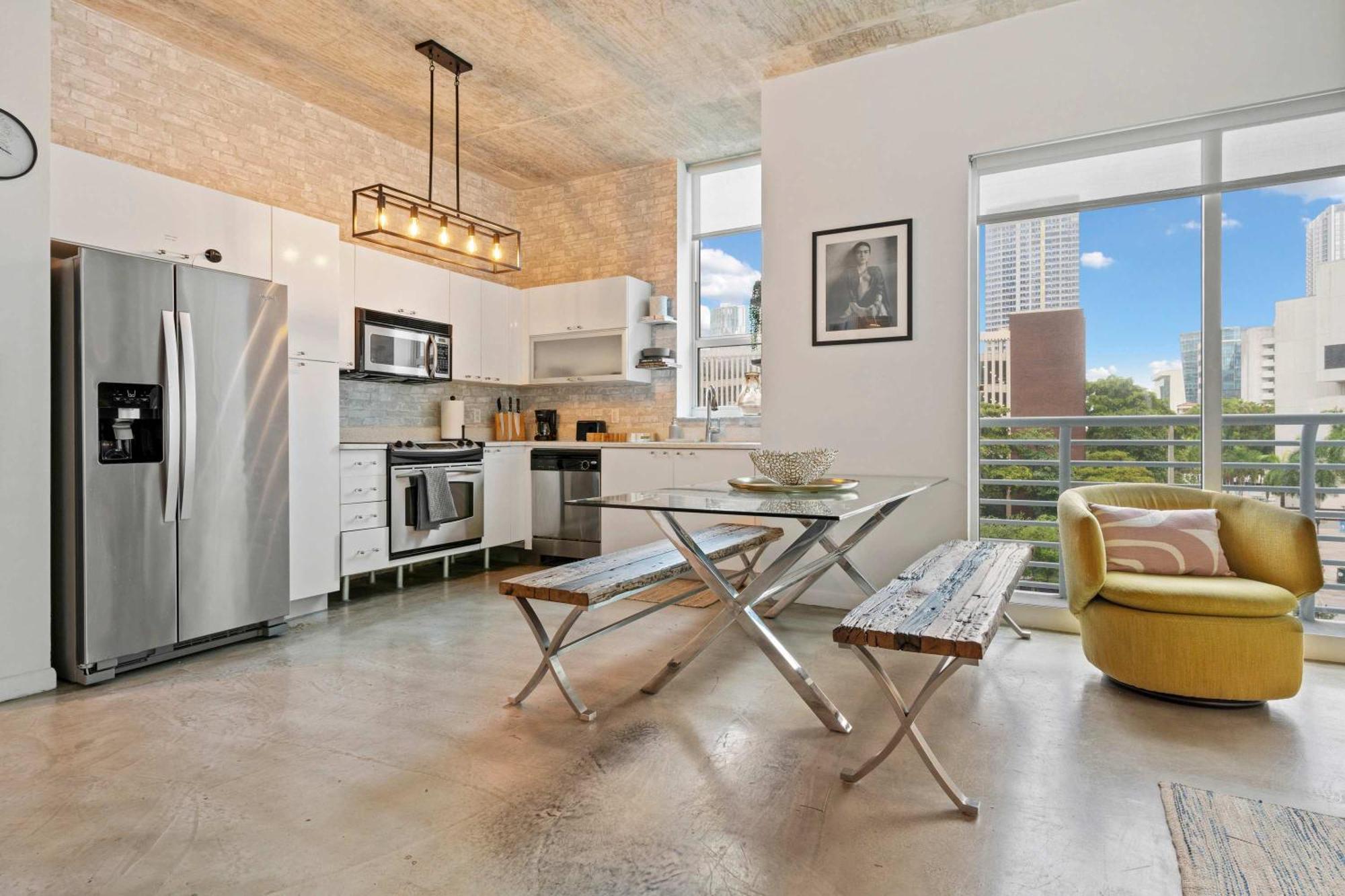 Loft - Downtown Bayfront Pool Gym & Parking *
