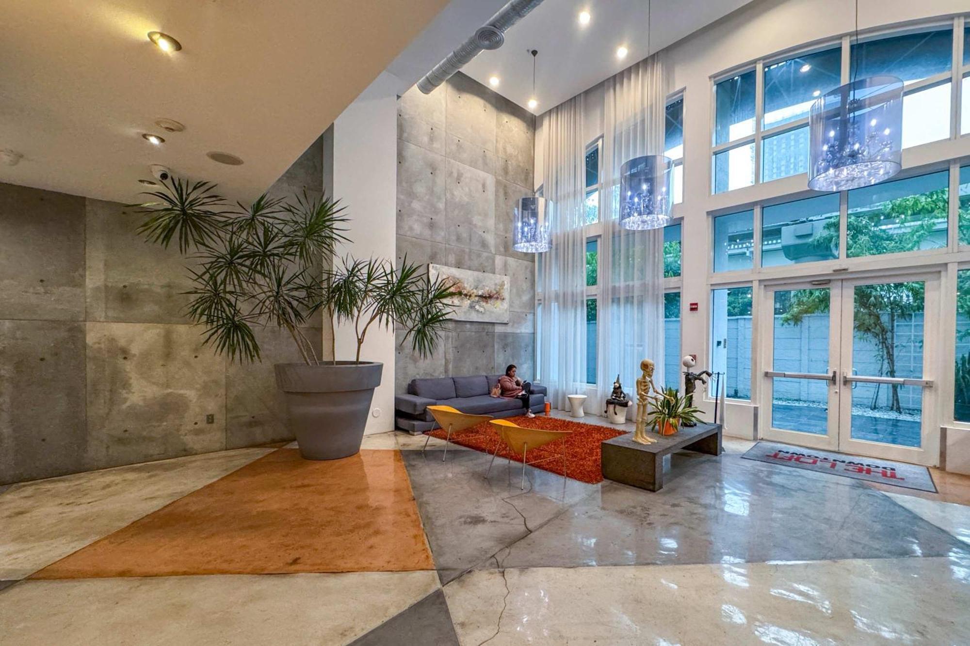 Loft - Downtown Bayfront Pool Gym & Parking Miami