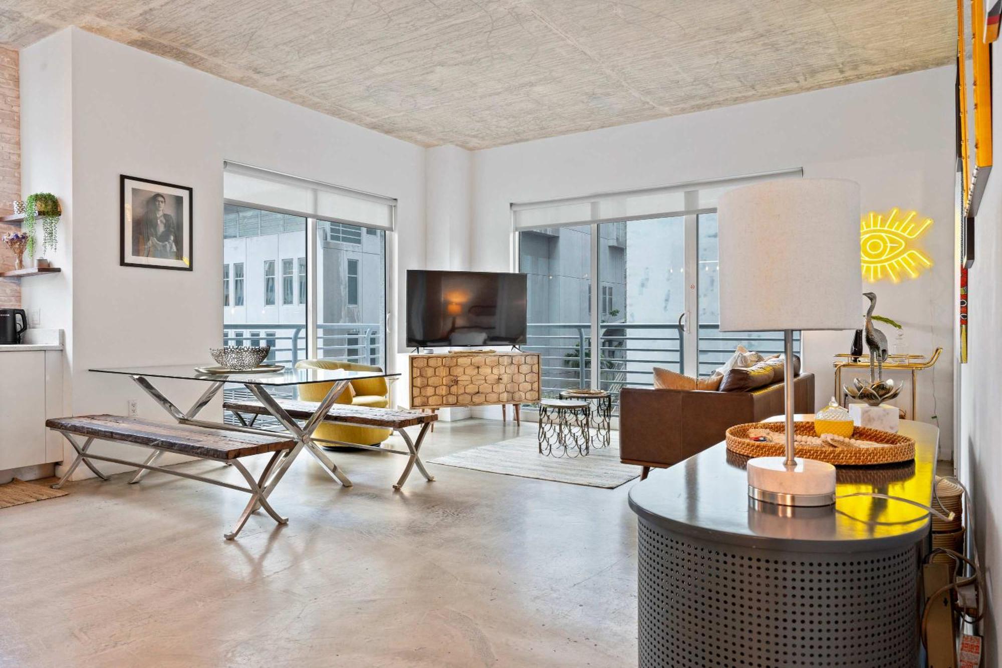 Loft - Downtown Bayfront Pool Gym & Parking * Miami