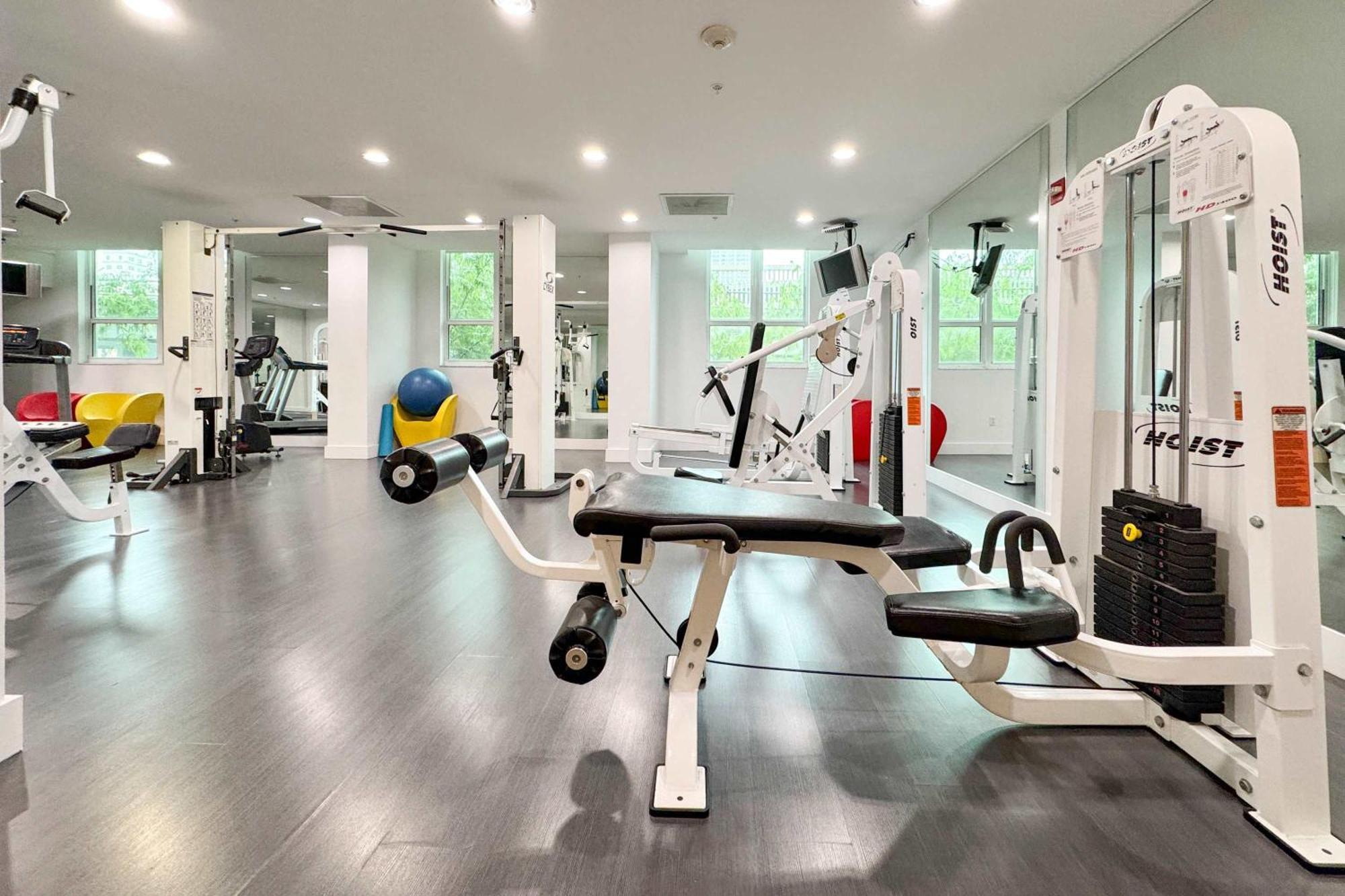 Loft - Downtown Bayfront Pool Gym & Parking Holiday home Miami
